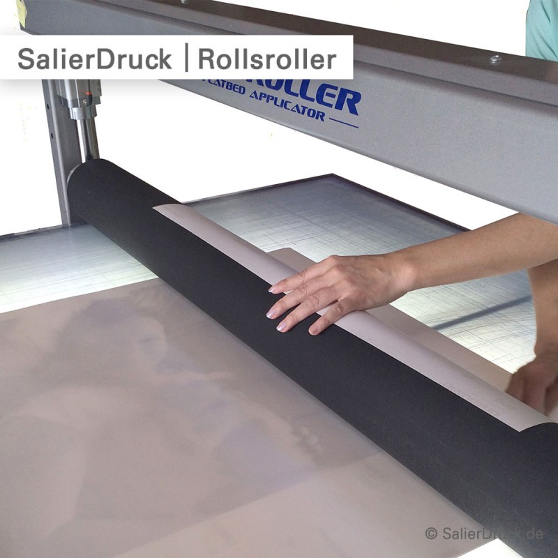 Großformatdruck wird für Außeneinsatz mit Schutzlaminat versehen.