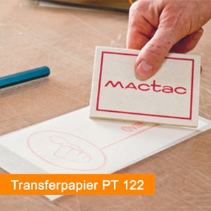 Transfertape auf dem Plottaufkleber festrakeln | SalierShop.de