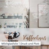 Stilsicher und ansprechend – die Milchglasfolie macht auf Schaufenstern einfach immer was her. In unserem Beispiel ist der Name des Cafés das Hauptaugenmerk. Die geplottete Kaffeetasse gibt dem Ganzen dann noch das gewisse Etwas.