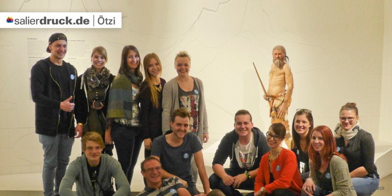 Ein Gruppenfoto mit Ötzi.